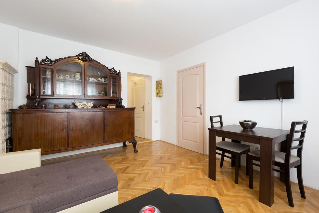 Dolce Vita Luxury Suites Belgrado Esterno foto