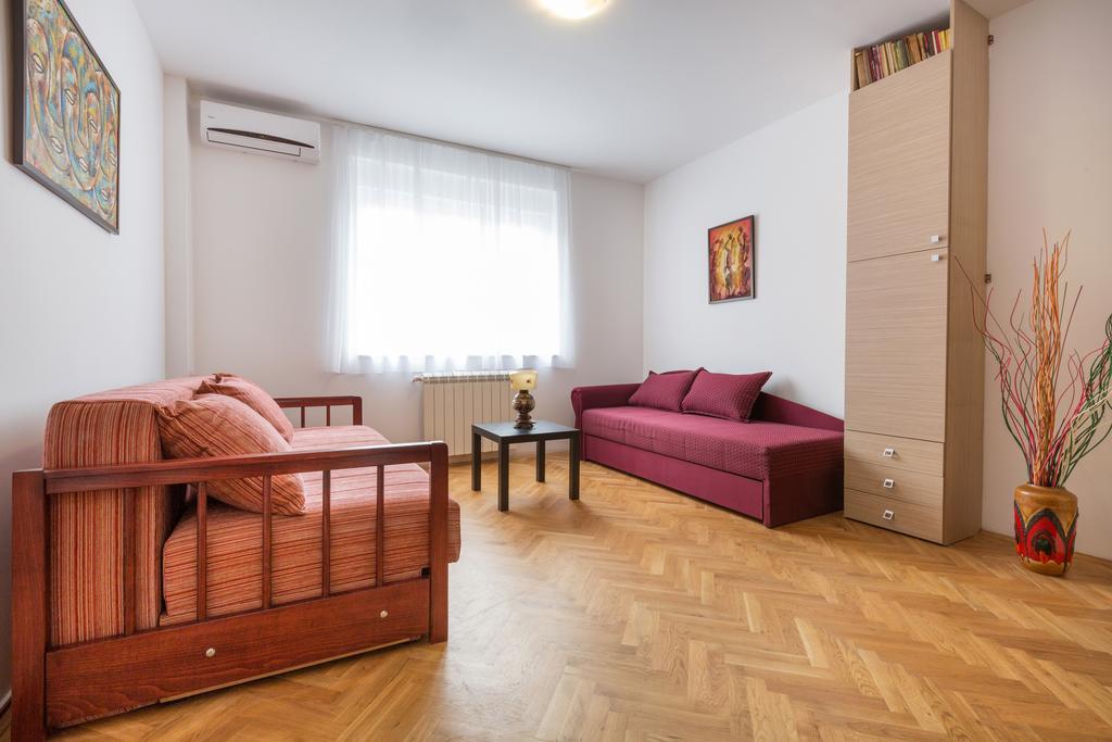 Dolce Vita Luxury Suites Belgrado Esterno foto